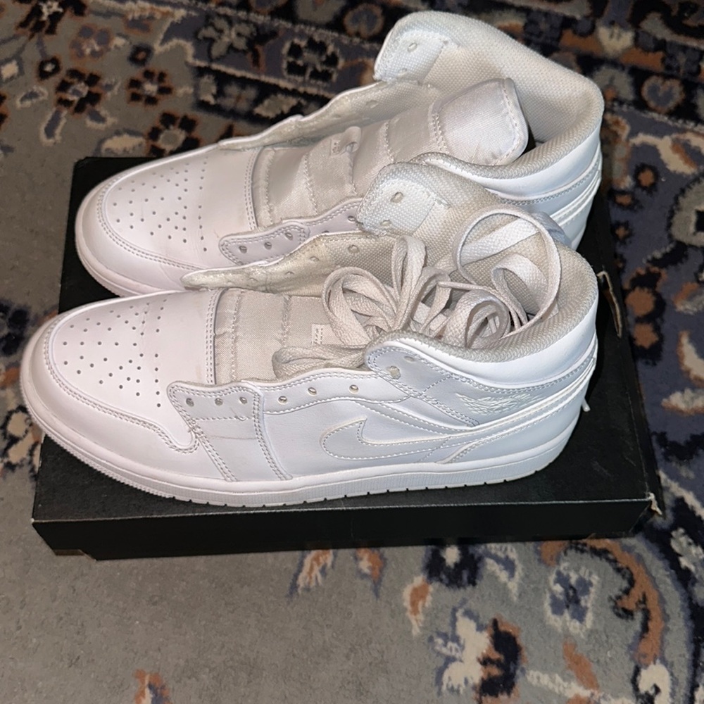Air Jordan 1 Mid